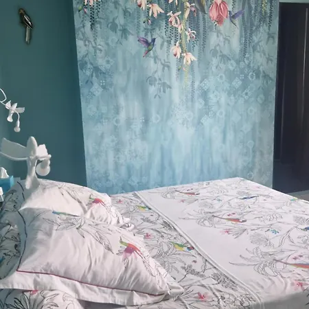 Couette-café Chanelle 4*