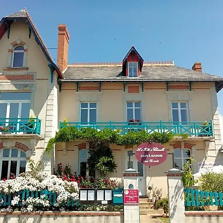 Couette-café Chanelle Les Rosiers