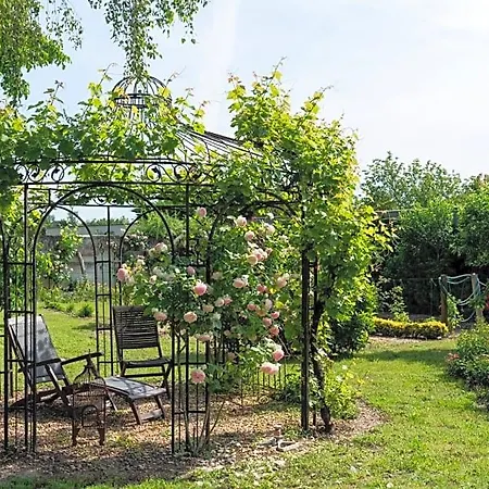 Chanelle 4* Les Rosiers