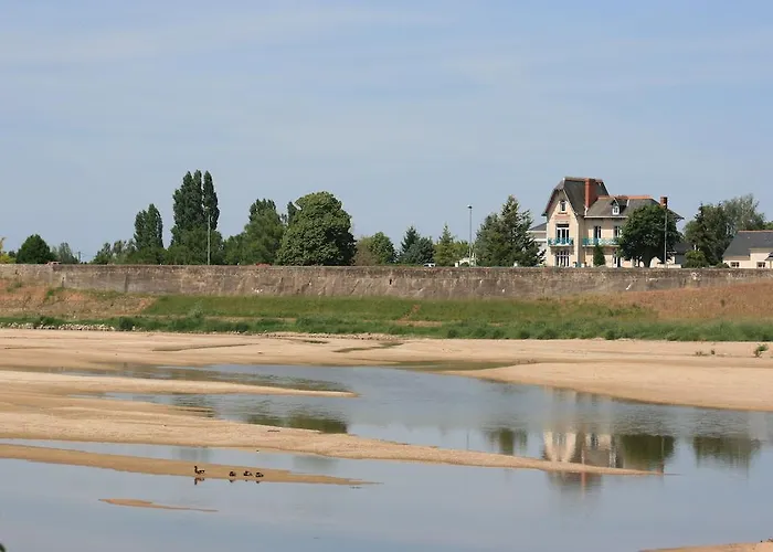 Chanelle Bed & Breakfast 4*